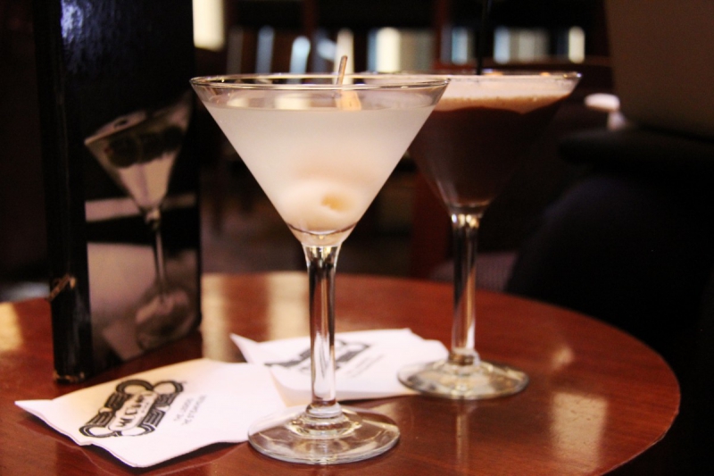 boite-nuit-AMPUS-min_martini_bar_lychee_chocolate_alcohol_liquor_happy_hour_happy-910161